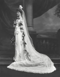 Miss Sheila Cooper, fotografiert anlässlich ihrer Vorstellung am Hof